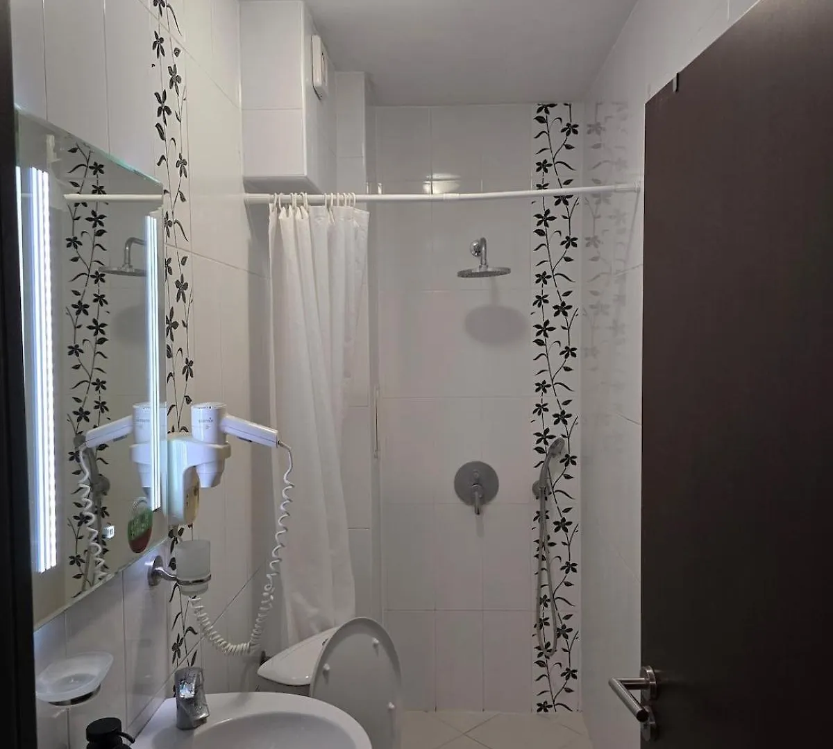 2-Bedroom City Center Sea Garden Apartment Varna
